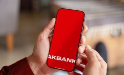 Mobilden Akbanklı Olanlara Müjde: 0,99 Faizli 100.000 TL Kredi Hesabınızda!