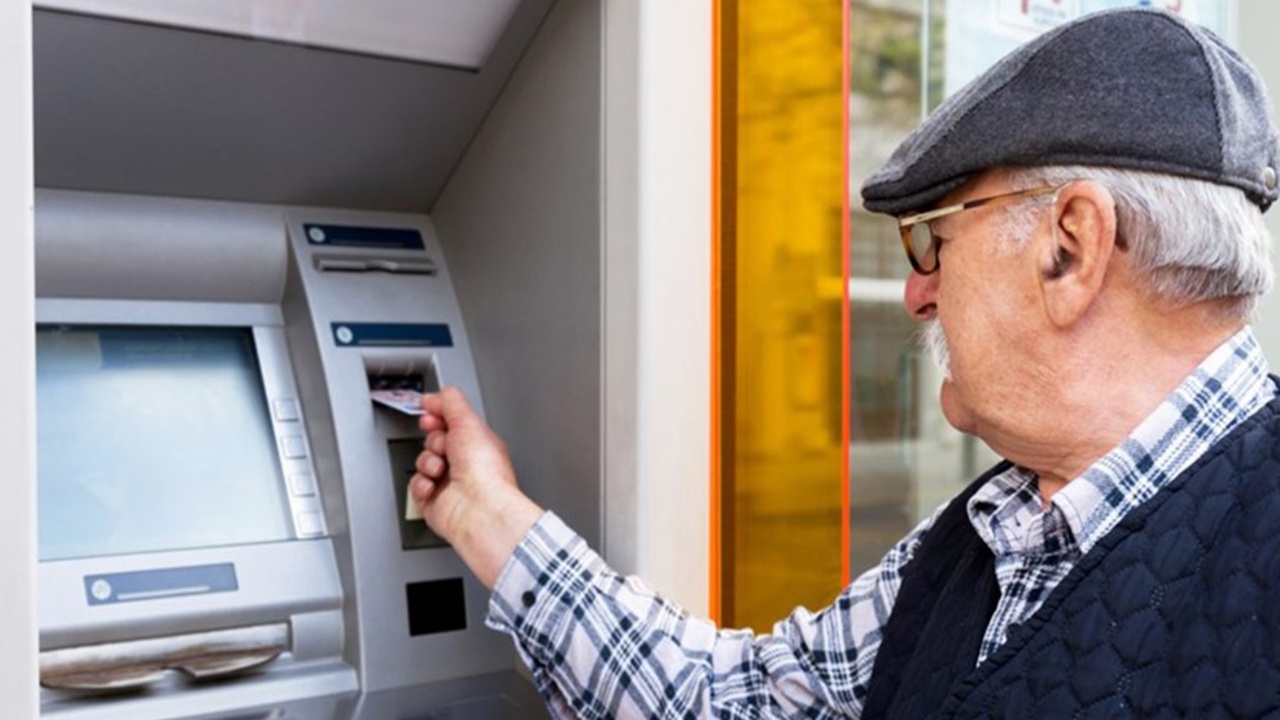 SON DAKİKA! Emekli Maaşları Tekrar Değişebilir