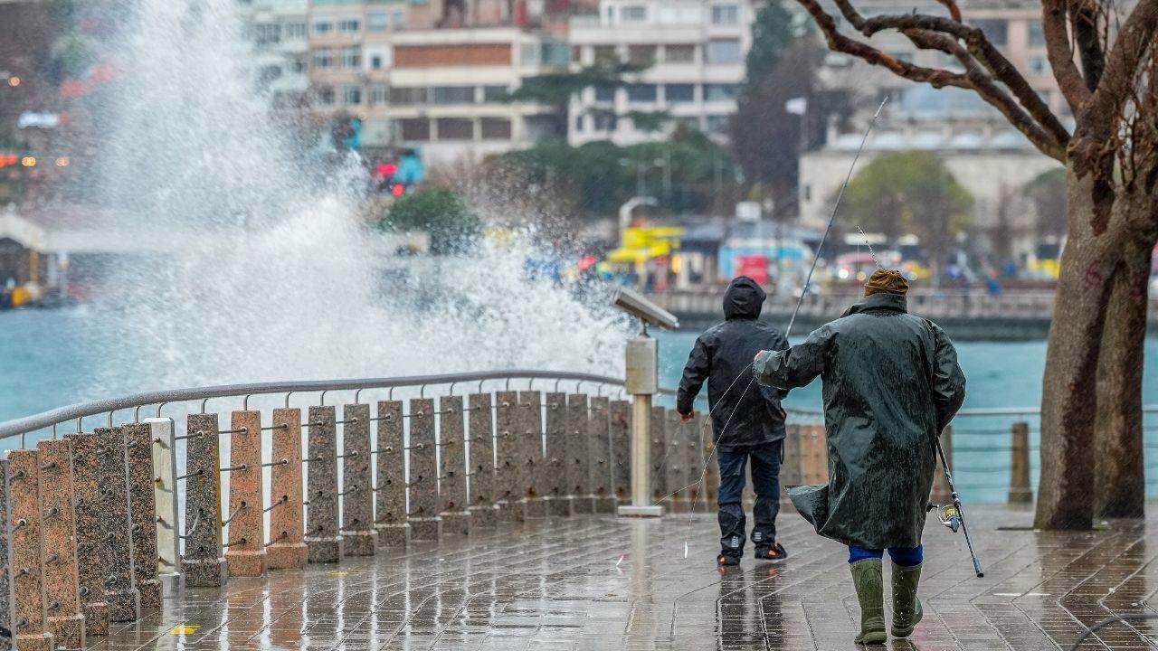 İstanbul Dahil 5 İl İçin Fırtına Alarmı: Saat Verildi, Uyarı Geldi