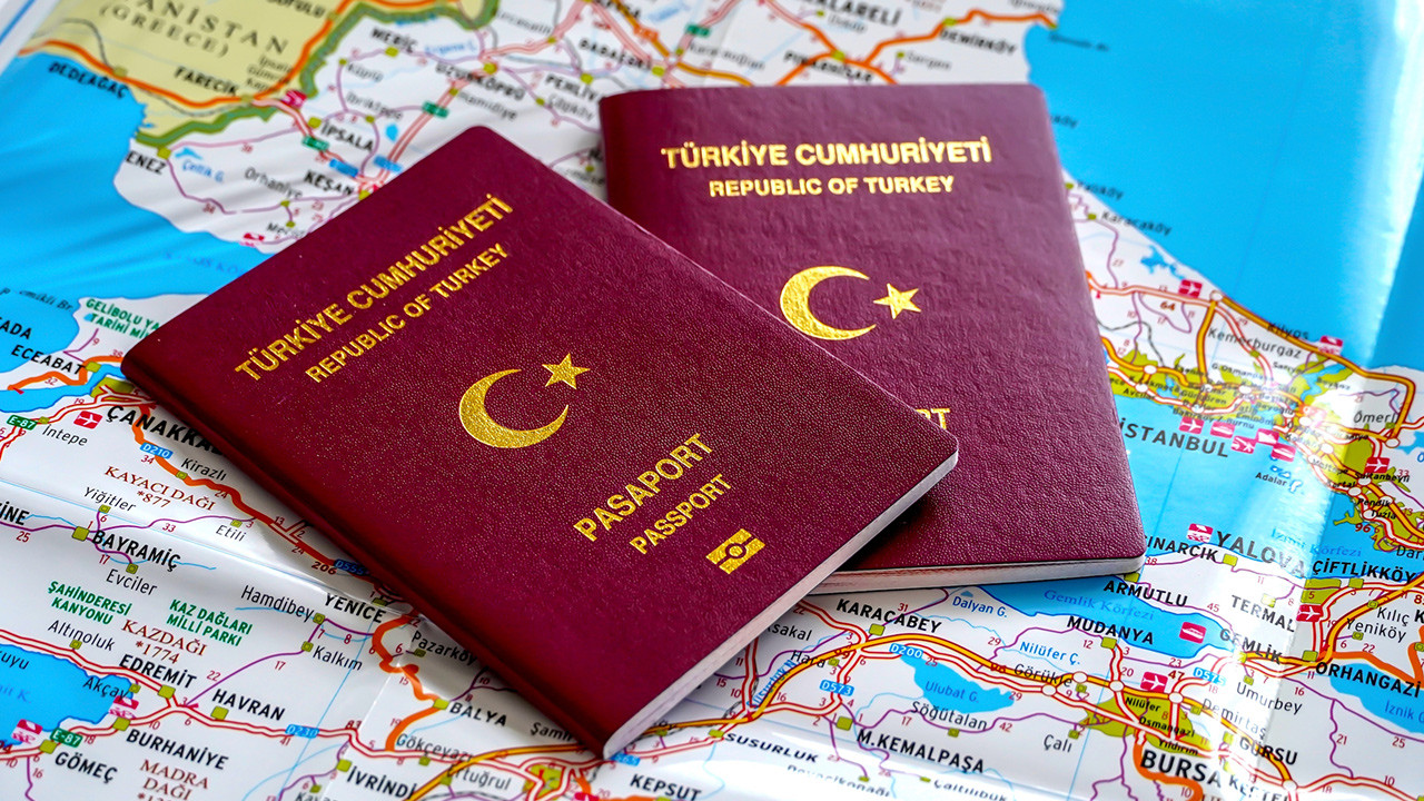10 Yıllık Pasaportu Olanlara Vize Müjdesi: Bu 5 Ülke Kapıları Ücretsiz Açtı